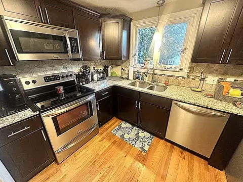 64 Plumtree Cir, Springfield, MA 01118 photo 4