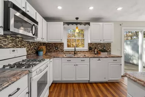 Kitchen - 3 Apple Ridge Rd #5, Maynard, MA 01754 photo 3 of 3