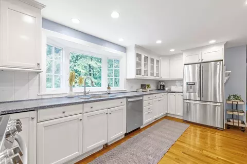 332 Hillcrest Rd, Needham, MA 02492 photo 9