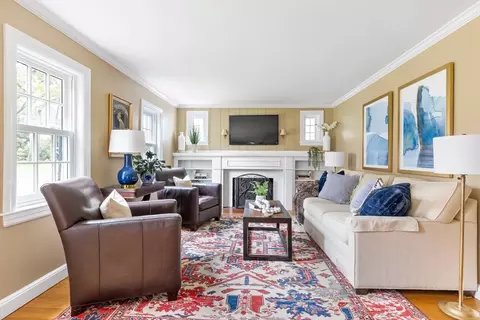 332 Hillcrest Rd, Needham, MA 02492 photo 2