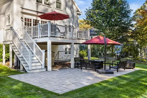 Exterior - 7 Heather Dr, Andover, MA 01810 photo 2 of 8