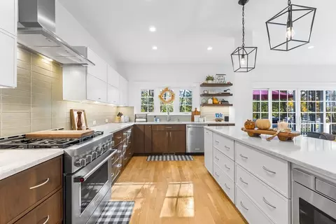 Kitchen - 7 Heather Dr, Andover, MA 01810 photo 1 of 4