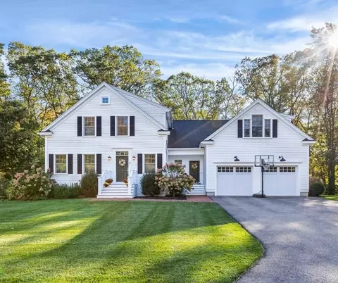 7 Heather Dr, Andover, MA 01810