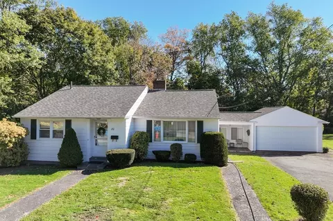 80 Meadow Ln, Somerset, MA 02726