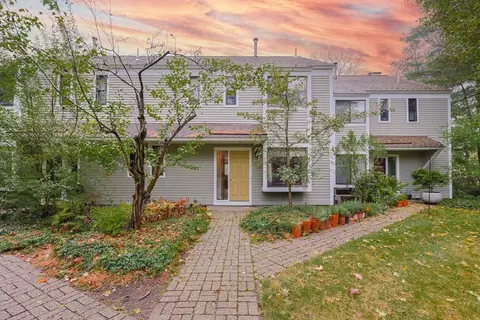 24 Concord Greene #7, Concord, MA 01742
