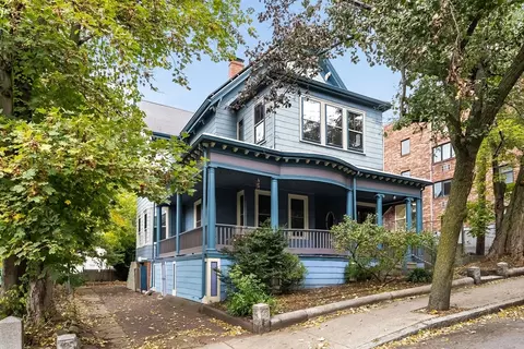 30 Walnut St, Somerville, MA 02143
