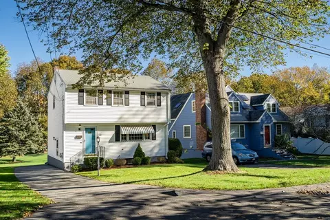 42 Grapevine Ave, Lexington, MA 02421