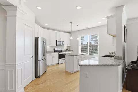 2 Francis Dr #213, Andover, MA 01810