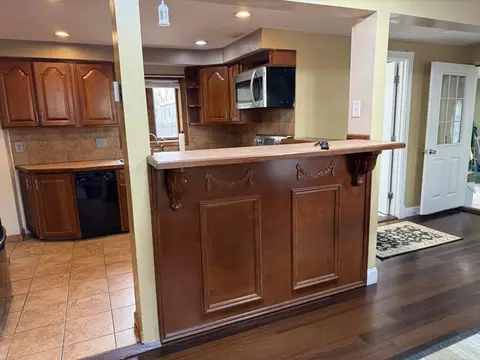 63 Peer St, Springfield, MA 01109 photo 13