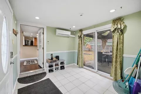63 Peer St, Springfield, MA 01109 photo 6