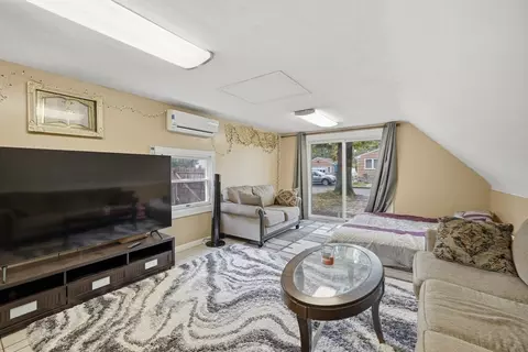 63 Peer St, Springfield, MA 01109 photo 16