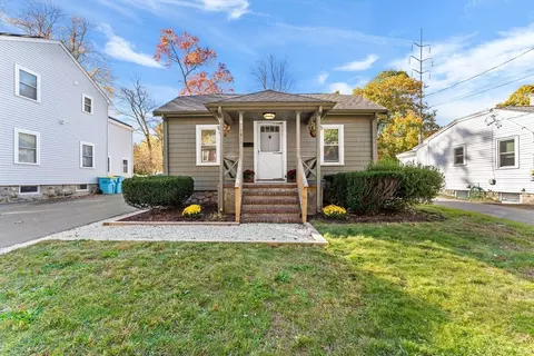 1011 Webster St, Needham, MA 02492