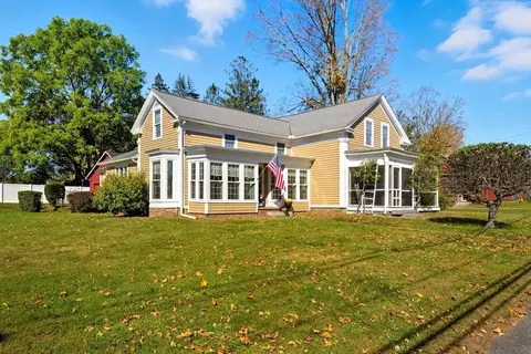 37 Central St, West Brookfield, MA 01585
