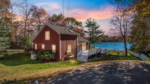8 Water St, Billerica, MA 01821