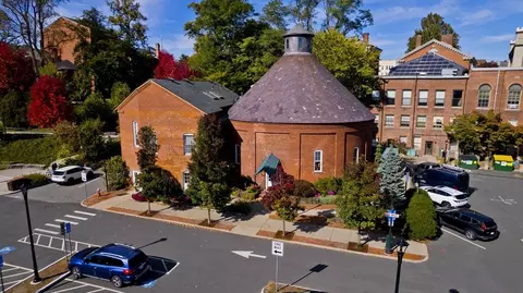 244 Main St, Northampton, MA 01060