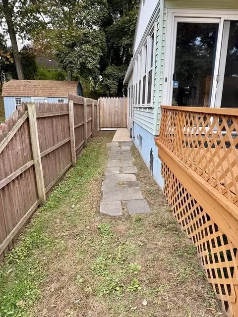 46 Balis St, Springfield, MA 01109 photo 19