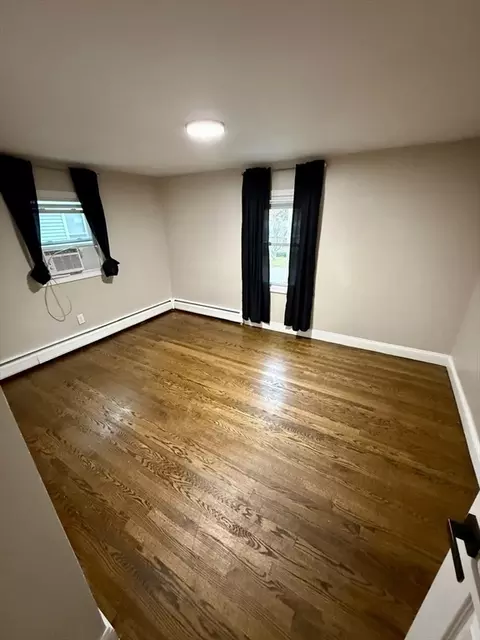 46 Balis St, Springfield, MA 01109 photo 9