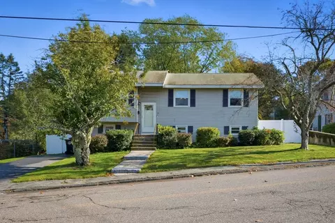 39 Gallows Hill Rd, Salem, MA 01970