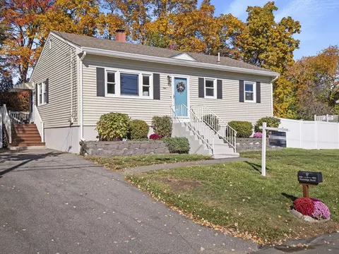 9 Partridge Rd, Methuen, MA 01844