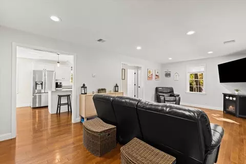 25 Upton St, Hanson, MA 02341 photo 12