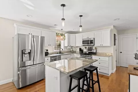 25 Upton St, Hanson, MA 02341 photo 7