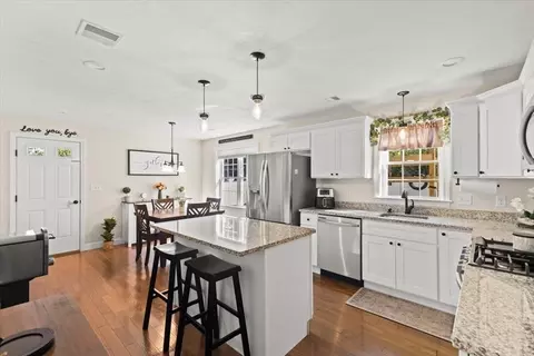 25 Upton St, Hanson, MA 02341 photo 9