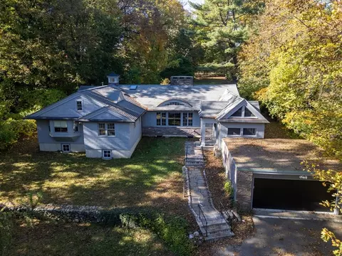 589 Brush Hill Rd, Milton, MA 02186