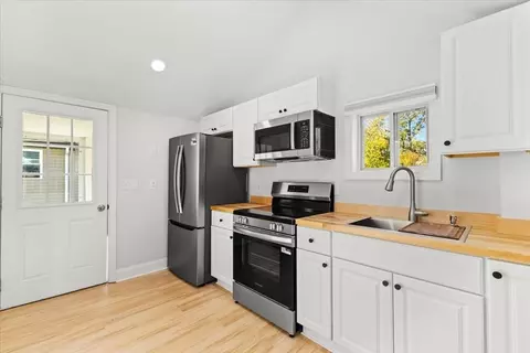 Kitchen - 8 Charles St, Wareham, MA 02571 photo 3 of 3
