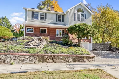 97 Oak St, Stoneham, MA 02180