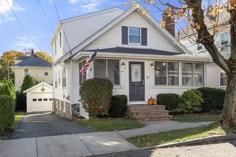 41 Davis St, Quincy, MA 02170