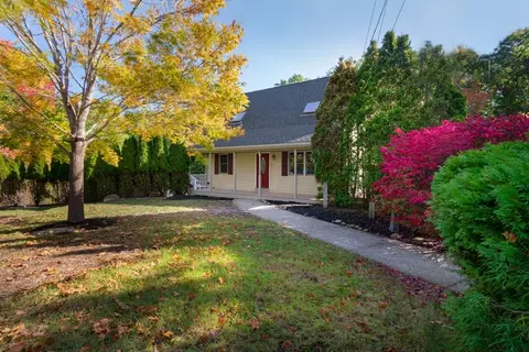 103 Mayflower Ln, Wareham, MA 02538
