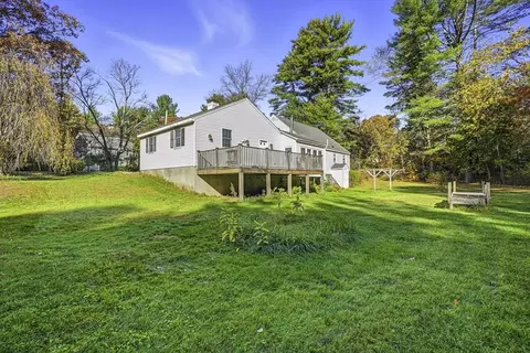 Exterior - 39 Mechanic St, Upton, MA 01568 photo 6 of 9