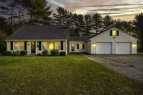 39 Mechanic St, Upton, MA 01568