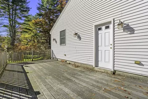 Exterior - 39 Mechanic St, Upton, MA 01568 photo 3 of 9