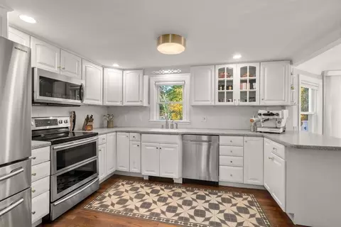 461 Centre St, Milton, MA 02186 photo 8