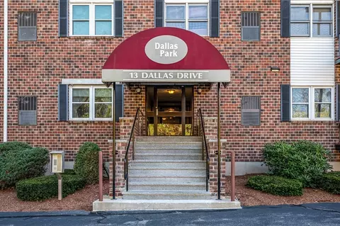 13 Dallas Dr #101, Dracut, MA 01826
