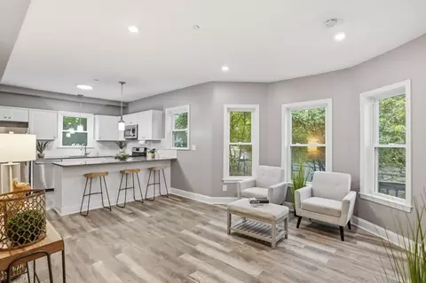 10 Elliott Pl #1R, Peabody, MA 01960