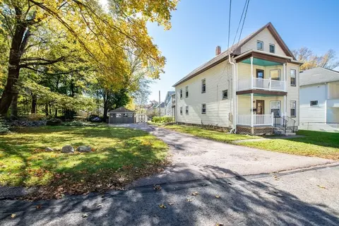 14 Hill St, Webster, MA 01570 photo 2
