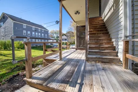 14 Hill St, Webster, MA 01570 photo 4