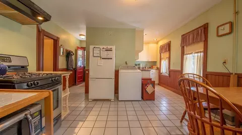 14 Hill St, Webster, MA 01570 photo 6