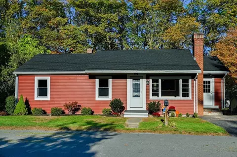 24 Causeway Ter, Leominster, MA 01453