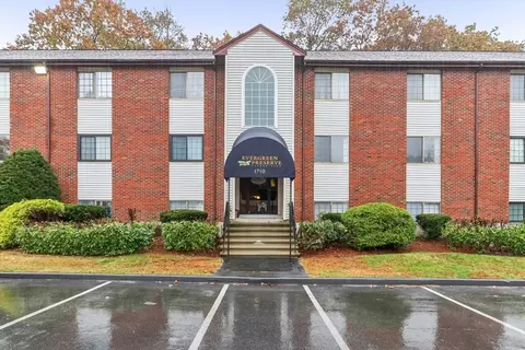 1710 Skyline Dr #10, Lowell, MA 01854