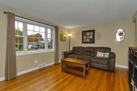 63 Judith St, Springfield, MA 01118 photo 11