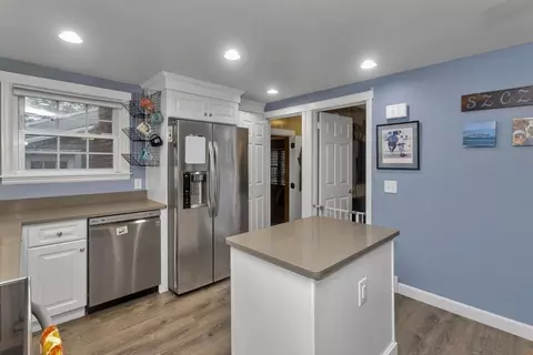 63 Judith St, Springfield, MA 01118 photo 9