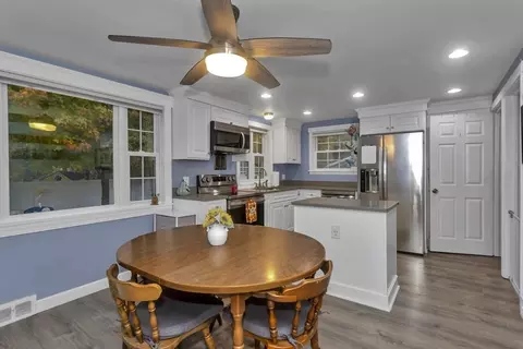 63 Judith St, Springfield, MA 01118 photo 6