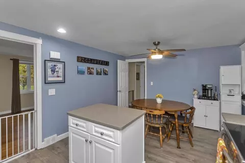 63 Judith St, Springfield, MA 01118 photo 8