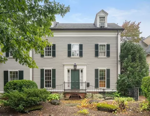 12 Ash Street Pl, Cambridge, MA 02138