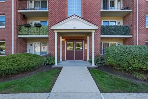 16 Maple Crest Cir #B, Holyoke, MA 01040