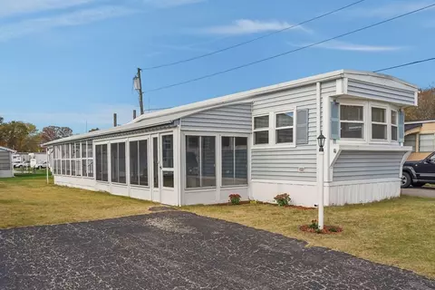 53 Liberty Dr, Attleboro, MA 02703