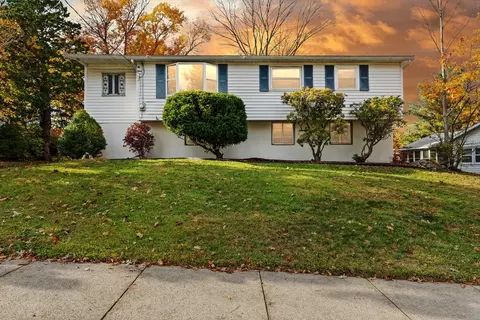 45 Dietz Rd, Hyde Park, MA 02136